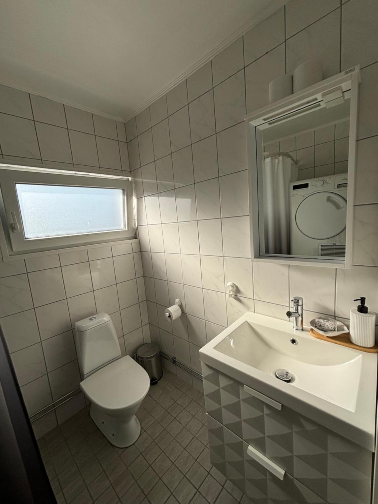 Videdal Apartment 2 Rooms - Own Entrance & Free Parking Malmö Exteriör bild